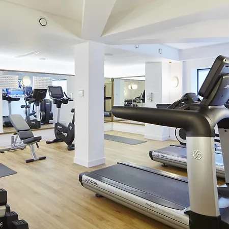 Courtyard By Marriott Luton Airport-2