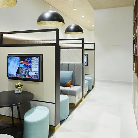 Courtyard By Marriott Luton Airport-2