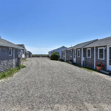 Truro Beach Cottages-3