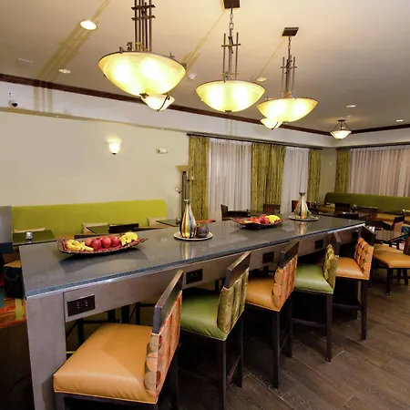 Hampton Inn & Suites Gallup-3