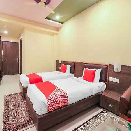 Oyo 7583 Hotel Suraj Palace 1-3