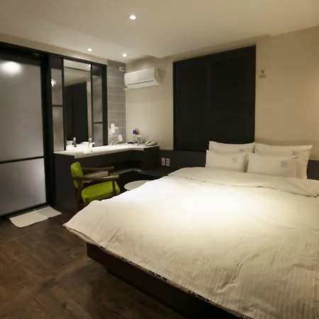 Hound Hotel Seomyeon-Beomcheon-2