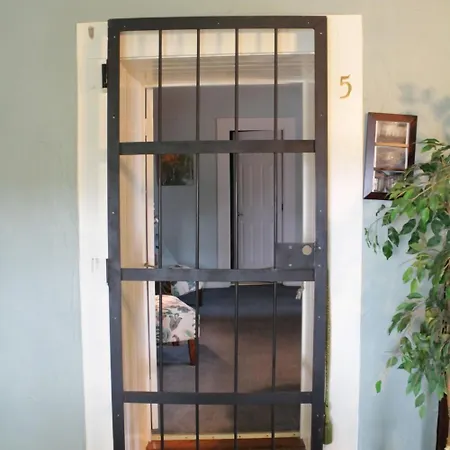 Jailer'S Inn-3