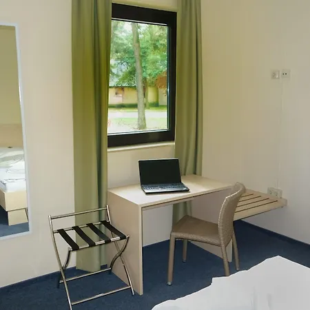 Best Deal Airporthotel Weeze-2
