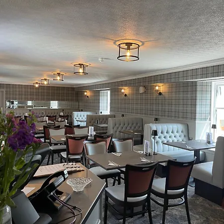 The Famous Star Hotel Moffat-3