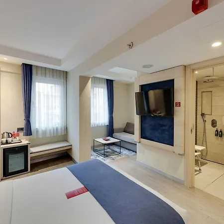 Ramada By Wyndham Istanbul Old City-3