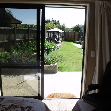 Bigsky Bed And Breakfast-3