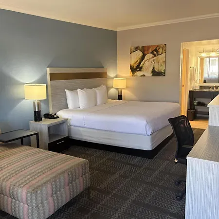 Surestay Innsuites Phoenix Hotel & Suites By Best Western-3