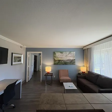 Surestay Innsuites Phoenix Hotel & Suites By Best Western-2