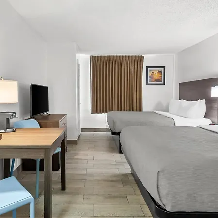 Quality Inn & Suites At Tropicana Field-2