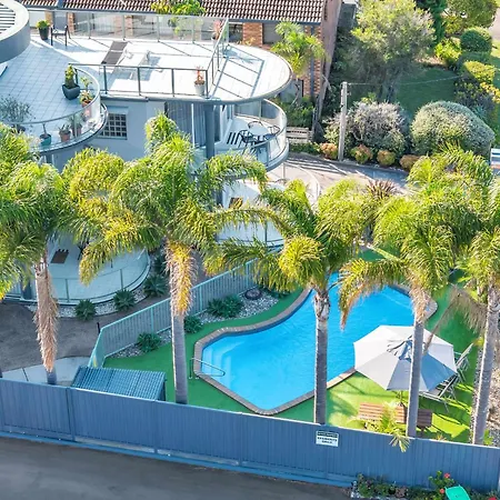 The Palms Apartments-3