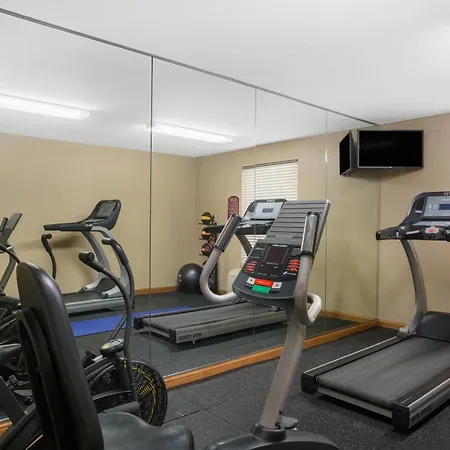 Days Inn & Suites By Wyndham Cuba-3