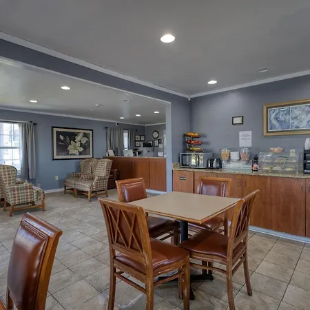 Capital O First Heritage Inn Rantoul Il I 57-2