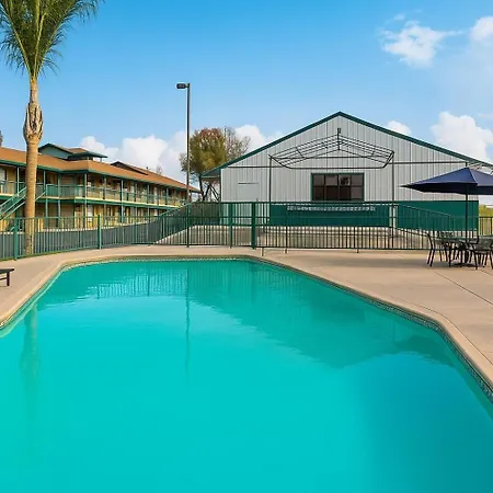 Red Lion Inn & Suites Lemoore-2