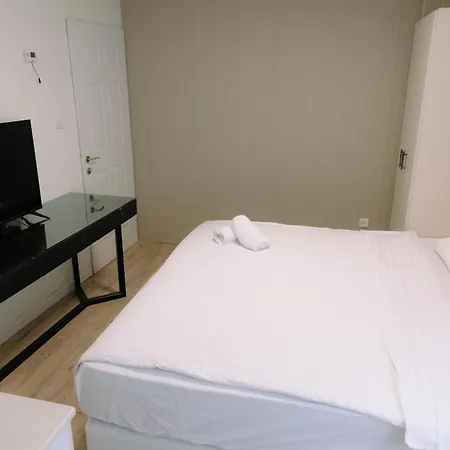 Rich Luxury Suites - Renovated-3