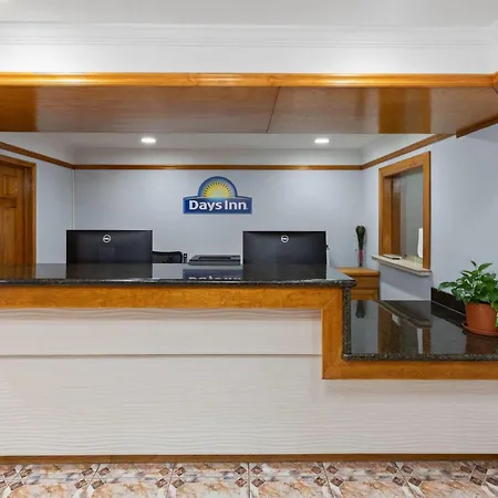 Days Inn By Wyndham Slidell-2