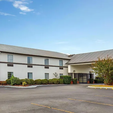 Days Inn By Wyndham Lincoln-3