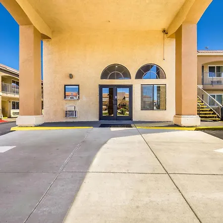 Quality Inn & Suites Hesperia-Victorville-2