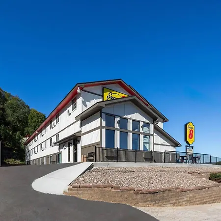 Super 8 By Wyndham Winona Mn-2