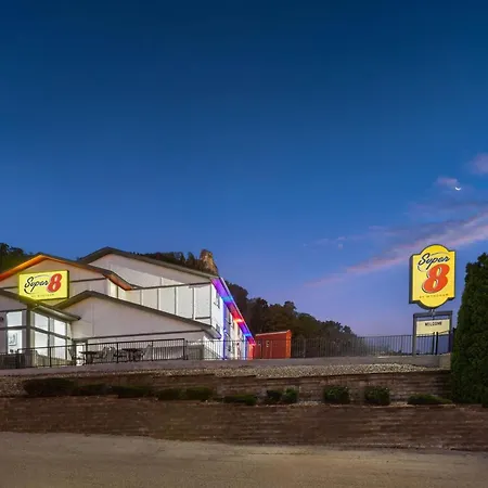 Super 8 By Wyndham Winona Mn-3