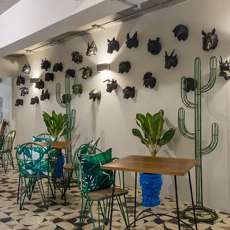 River Art Hotel-2