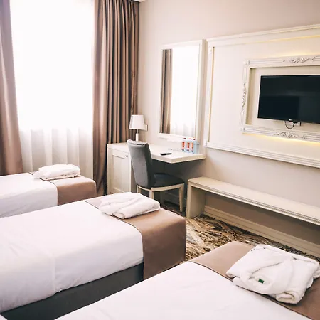 Emerald Suite Hotel-3