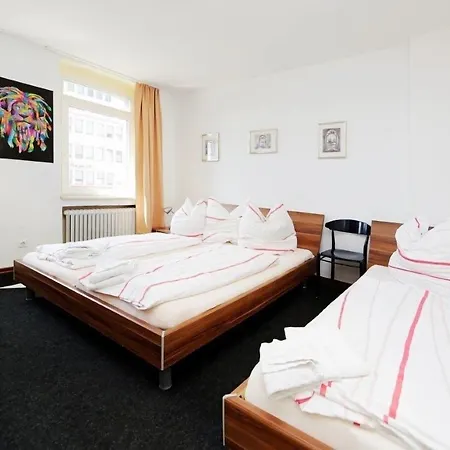 Hotel Goldener Hahn-3