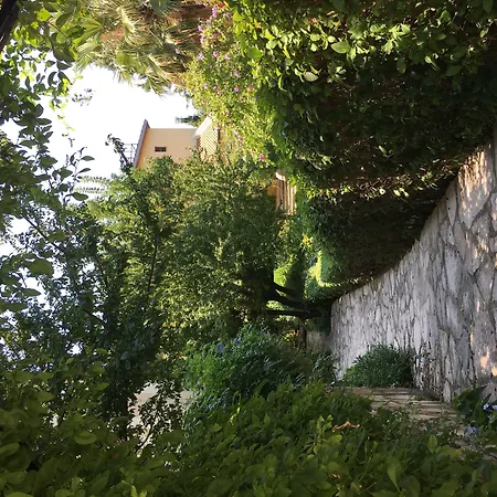 Emel Pension-3
