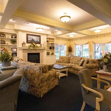 Essenhaus Inn & Conf. Center-3