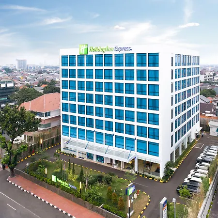 Holiday Inn Express Jakarta Matraman by IHG-3