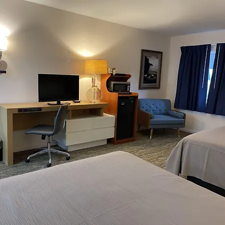 Camp Inn Lodge-3