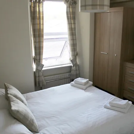Brook House ― Free On-Site Car Park-3