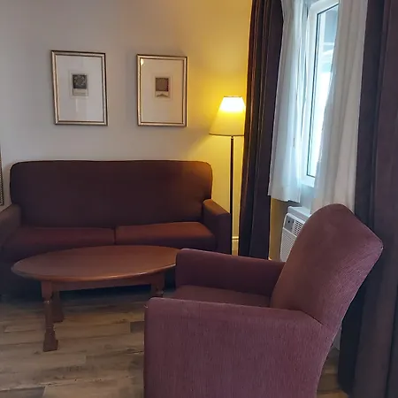 Seely'S Motel-3