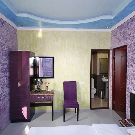 Planet Hotel-2