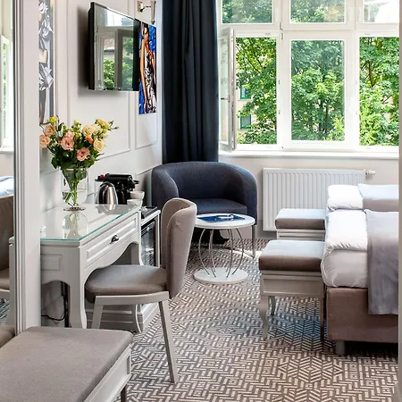 Amber Design Residence-2