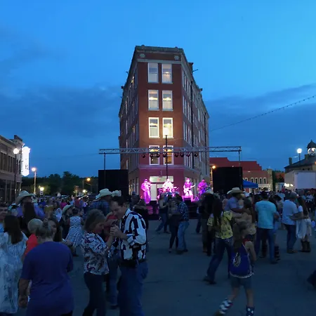 Frontier Hotel Pawhuska-3