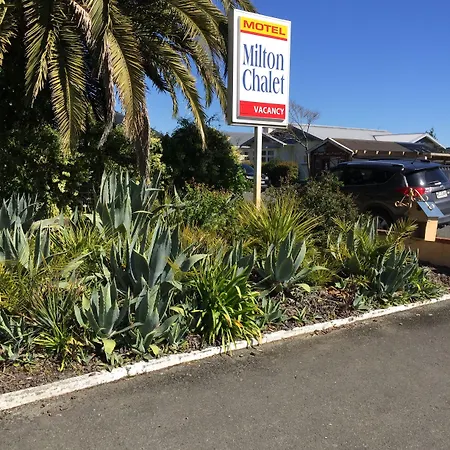 Milton Chalet Motel-3