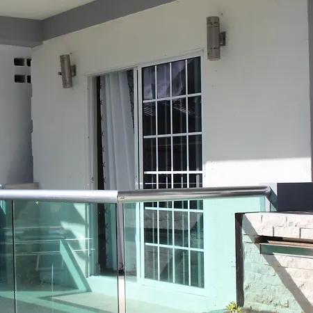 Barefoot Caye Caulker Hotel-3