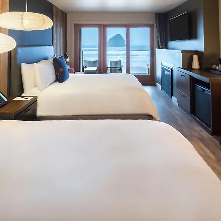 Headlands Coastal Lodge & Spa-3