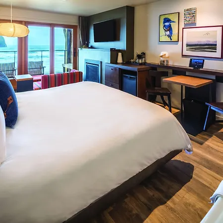 Headlands Coastal Lodge & Spa-3