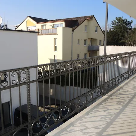 Merkel Villa Apartamente-3
