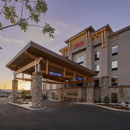 Hampton Inn & Suites Roseburg-2