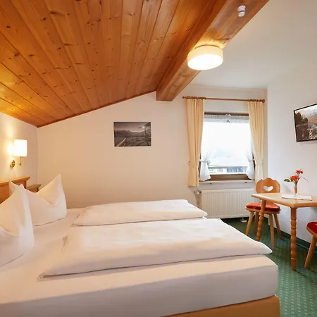 Hotel Garni Zugspitz-2