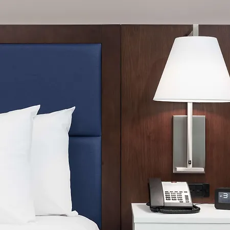 Hampton Inn & Suites Phoenix Downtown-3