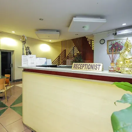 Reddoorz Near Bethesda Manado-3