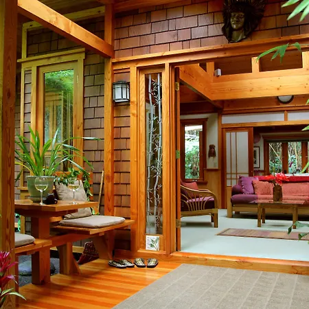 Volcano Rainforest Retreat-2