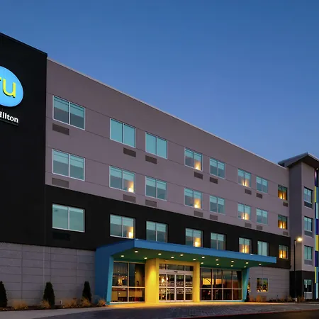 Tru By Hilton Staunton-3