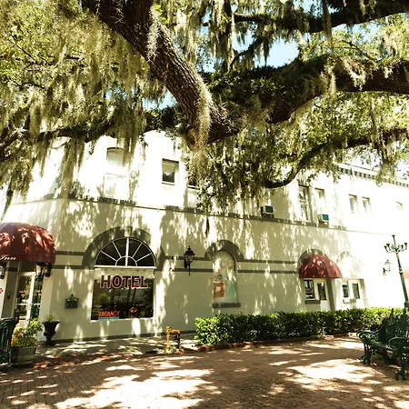 Oaak Tree Hotel-2