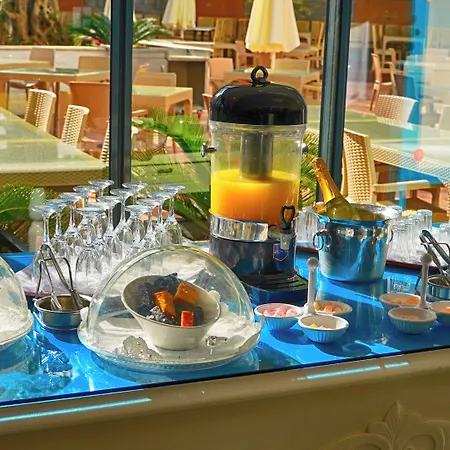 Club Aqua Plaza-2