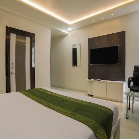 Itsy Hotels Le Clover-2